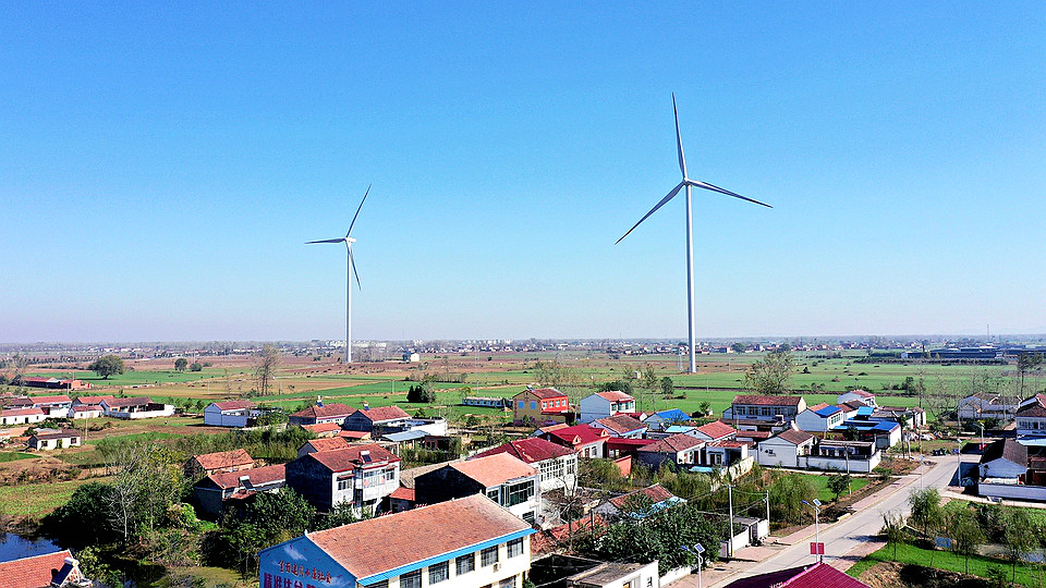乡村风电场一隅