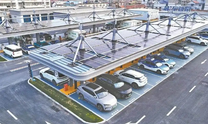 中国充电桩突破2100万个    机构：充电桩行业转向高质量发展